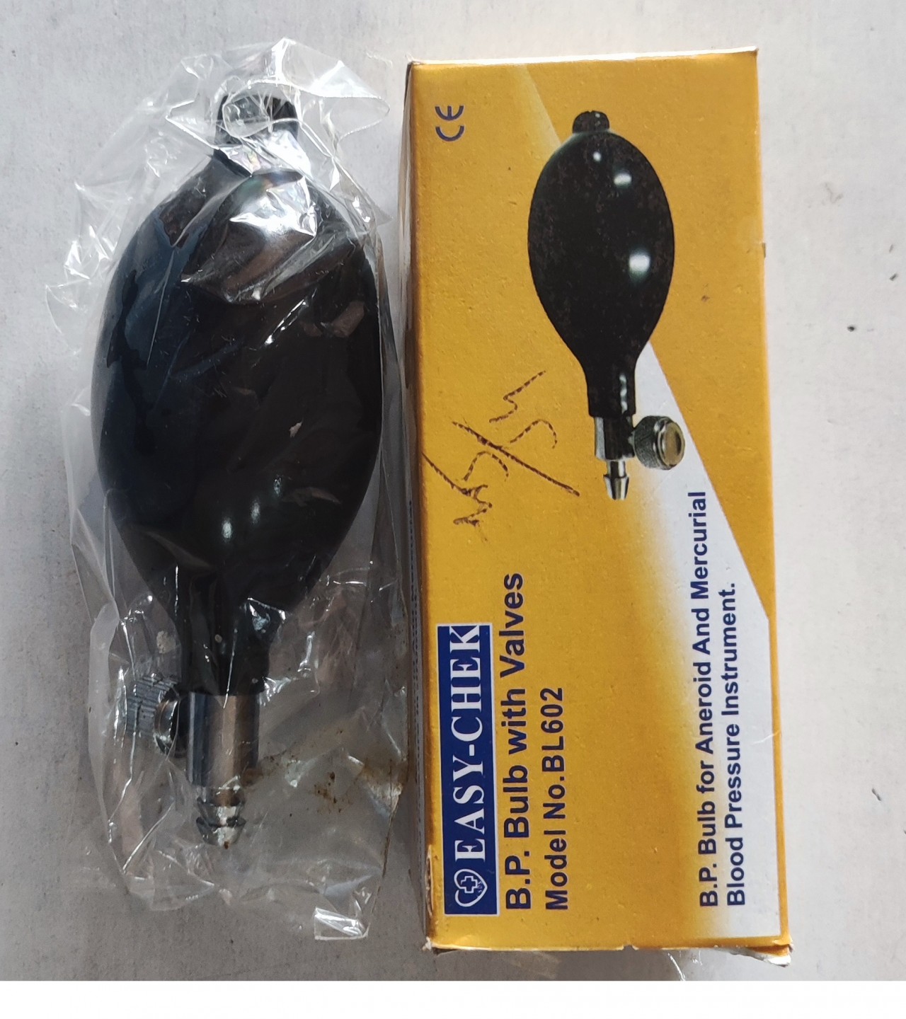 EASY-CHEK B.P.BULB WITH VALVES (PREMIUM QUALITY)